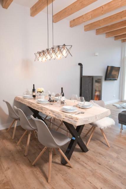 Ferienwohnung Otto-Dill-Halle Elmstein Extérieur photo